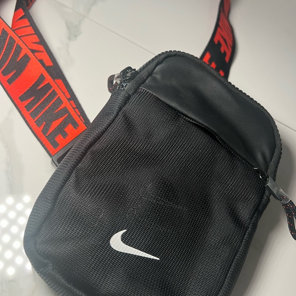 Nike sling cross bag
